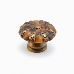 Tiger Penshell 1-3/8 Inch Diameter Penshell/Estate Dover Cabinet Knob