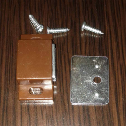Single Magnetic Catch, Brown